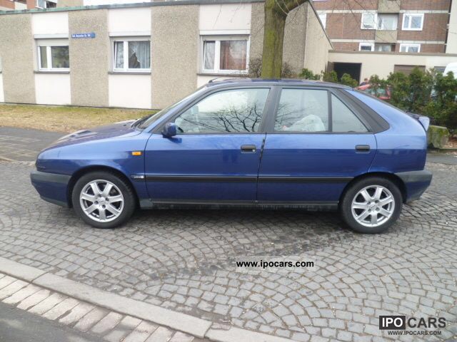 Bonjour je possède cette voiture et j'aurai aime savoir le code de cette peinture s'il vous plaît merci
